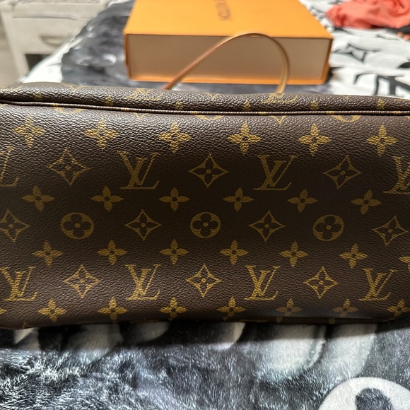 Louis Vuitton never full - Picture 7 of 11